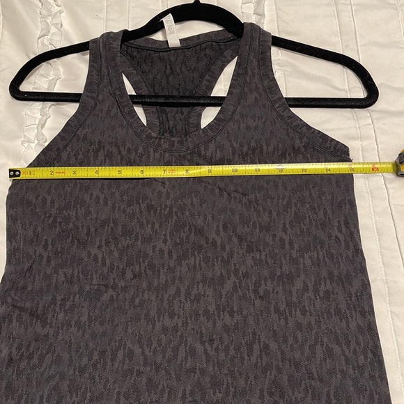 GUC Athleta Momentum Printed Racerback tank - size XS - Picture 4 of 10